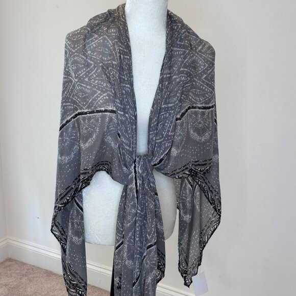 Gray Boho Geometric Kimono Lightweight Sheer Tassel Trim Shawl Wrap - Picture 10 of 15